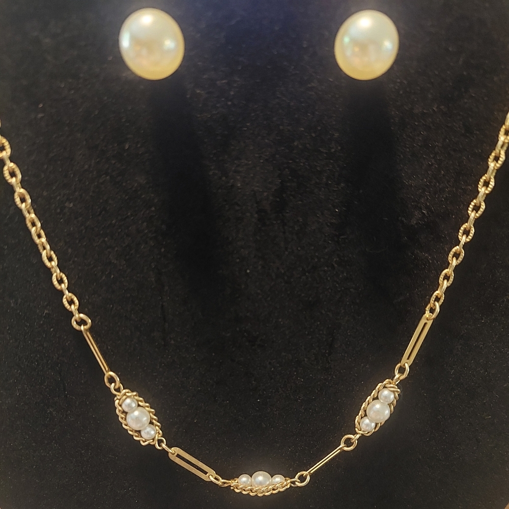 Gold and Pearl Vintage Jewelry Set